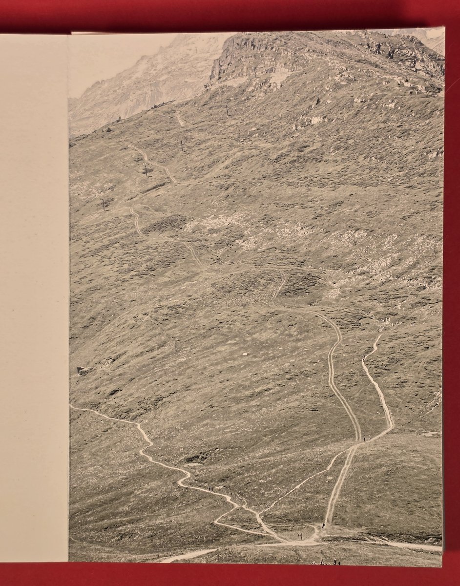 Le sentier qui monte, en pleine page