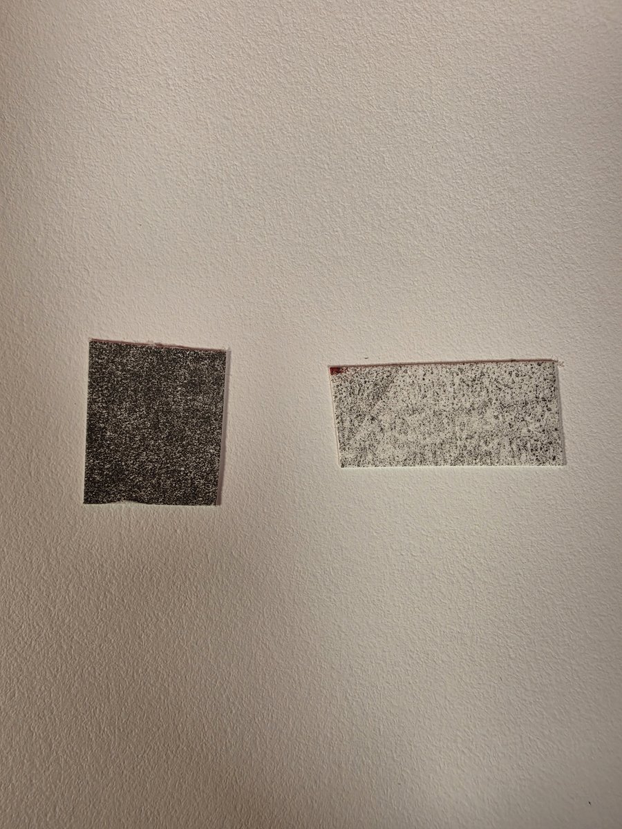Deux monotypes posés dans le blanc de la page