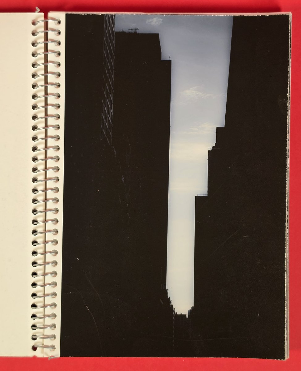 La trouée de ciel entre deux façades